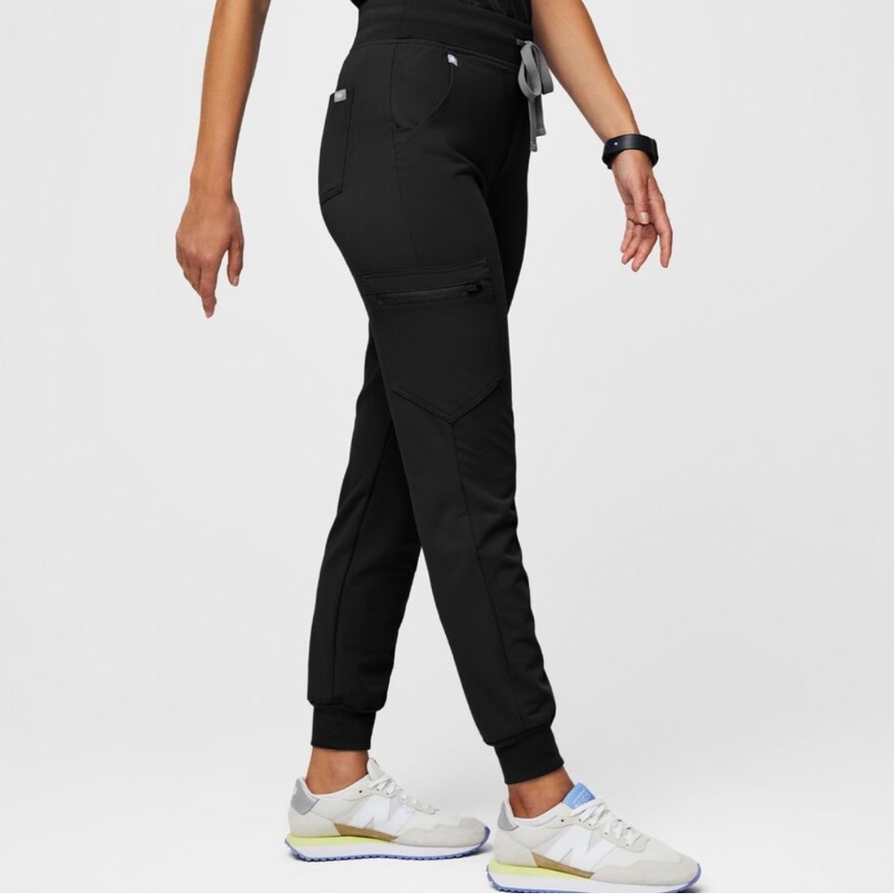 COMBO FIGS TOP AND BOTTOMS